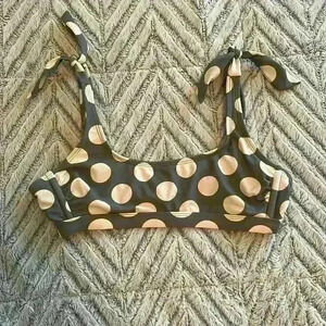 Scoop Neck‎ Bikini Top Green and White Polka Dots size small